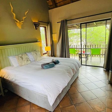Ujabule Lodge Ходспруит Екстериор снимка